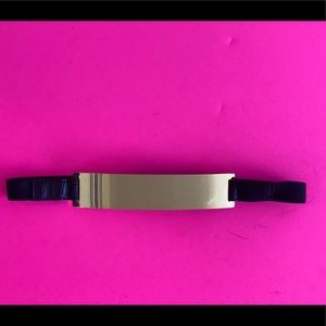 Metal buckle elastic waist belt that snaps in back